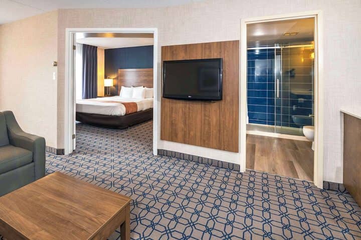 Room 30 of 80