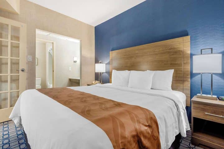 Room 34 of 80
