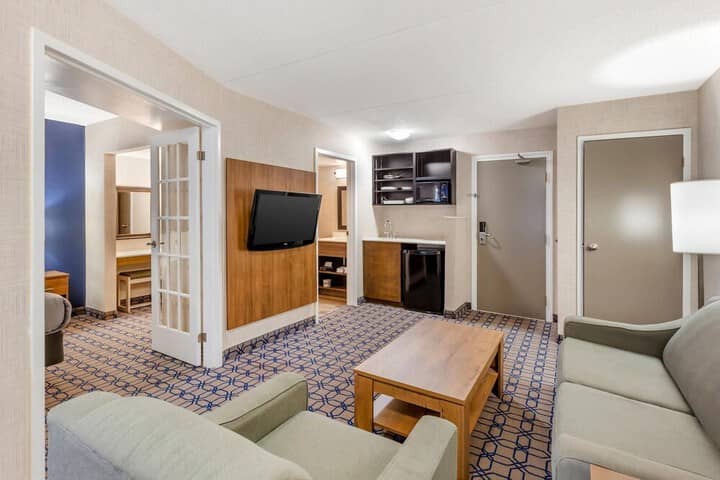 Room 50 of 80