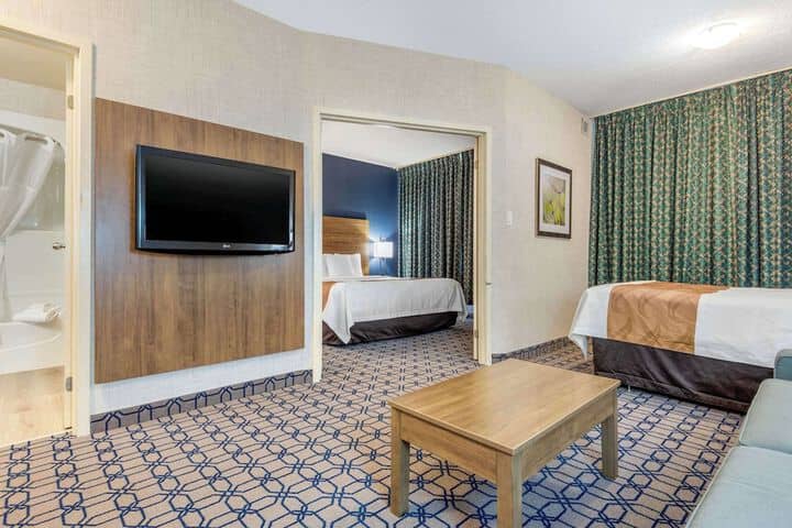 Room 18 of 80