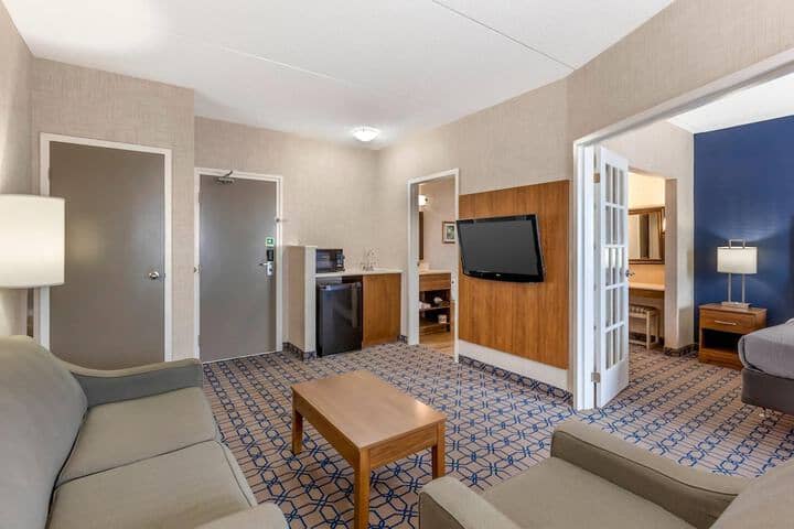 Room 58 of 80